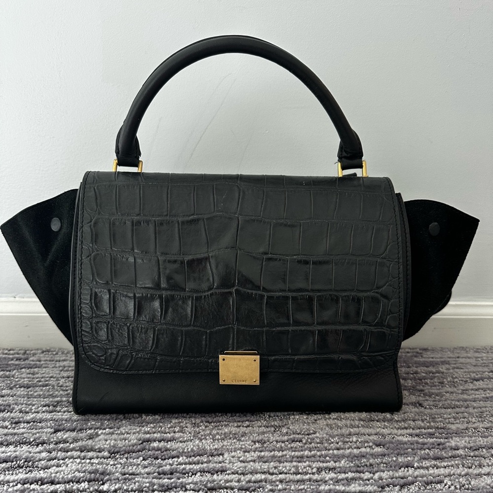 CELINE Trapeze black embossed scaled leather gold clasp crossbody bag